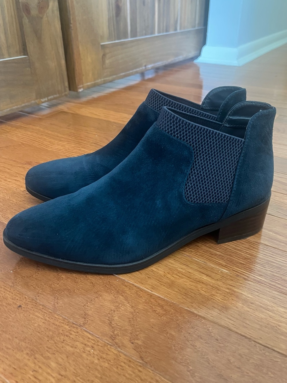 Bella Vita Jamila Block Heel Booties Blue Size 7.5 WW Extra Wide Leather